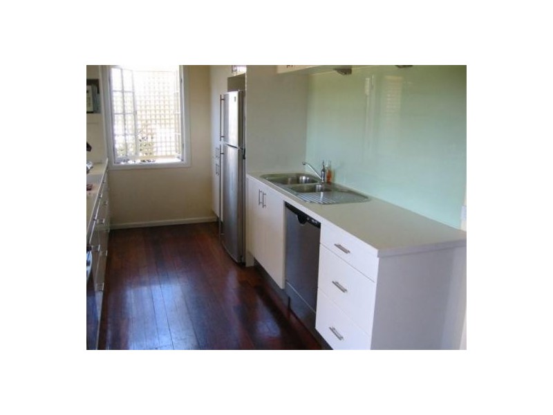 9 Phillip Street, Hawthorne QLD 4171