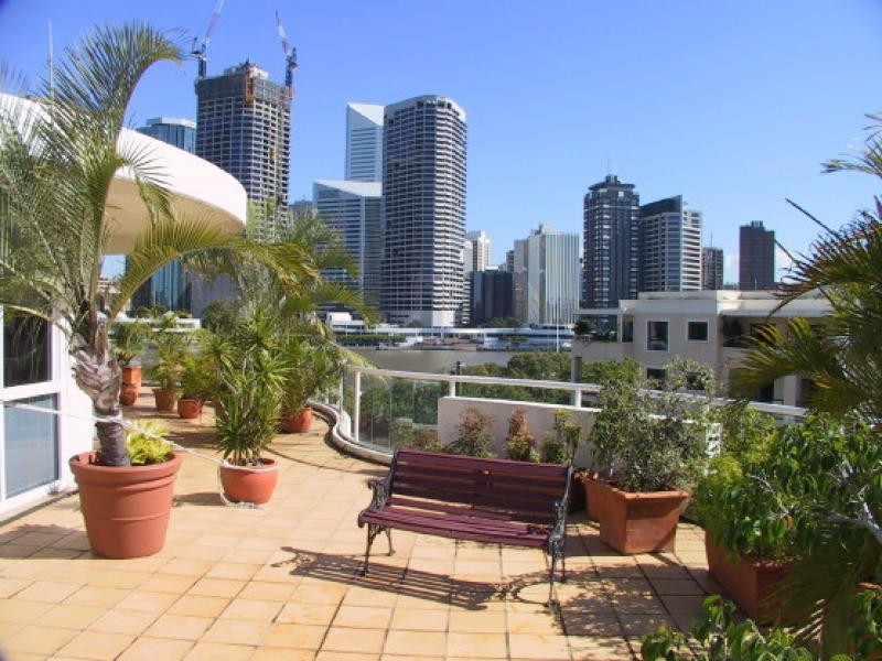 16 Bright Street, Kangaroo Point QLD 4169