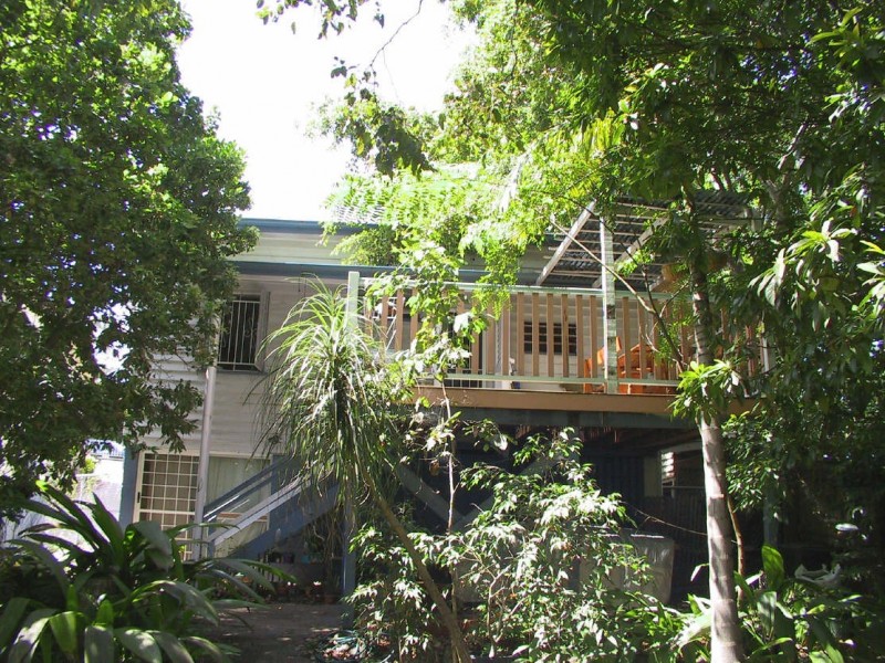 10 Eighth Avenue, Coorparoo QLD 4151