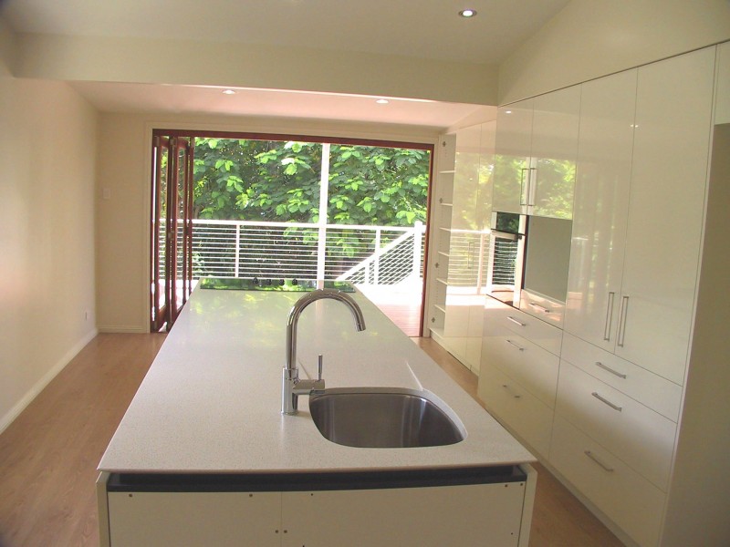 16 FLOWER STREET, Woolloongabba QLD 4102