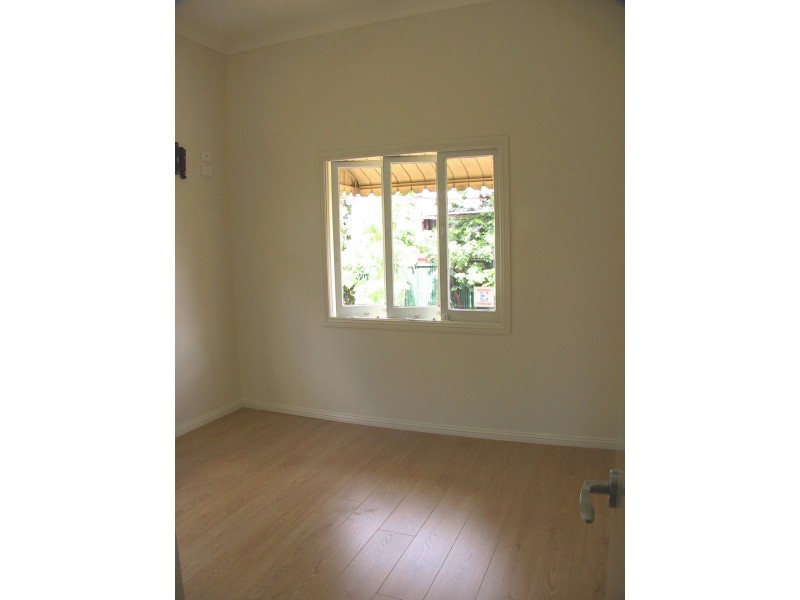 16 FLOWER STREET, Woolloongabba QLD 4102