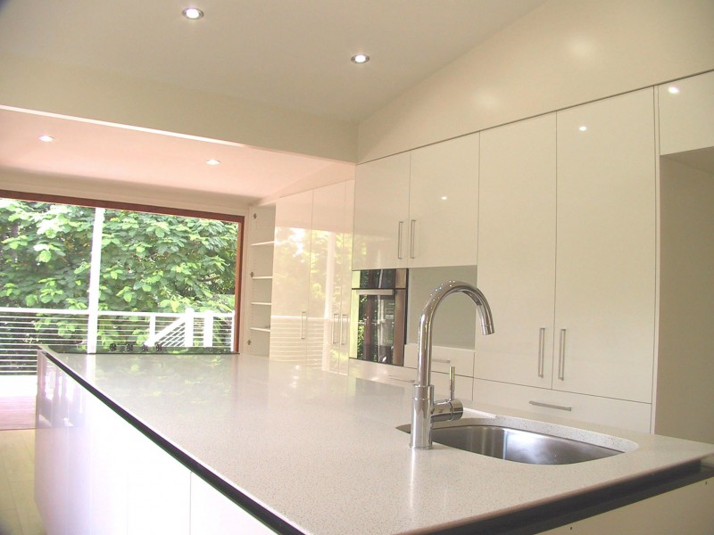 16 FLOWER STREET, Woolloongabba QLD 4102