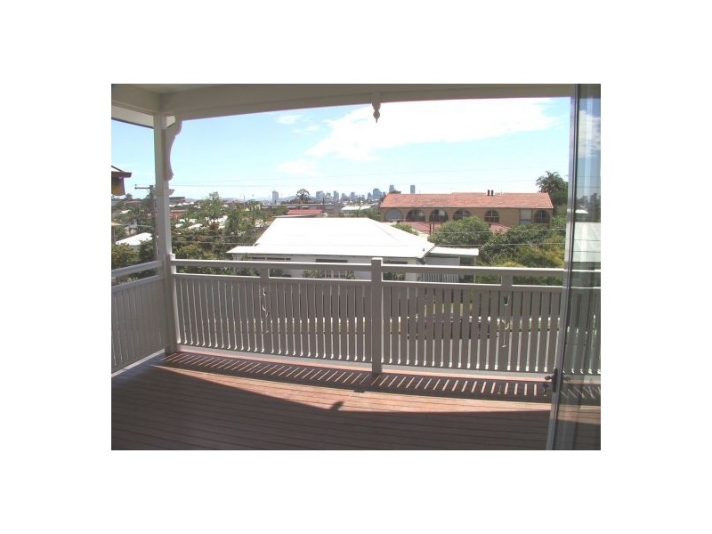 20 NOELA STREET, Coorparoo QLD 4151