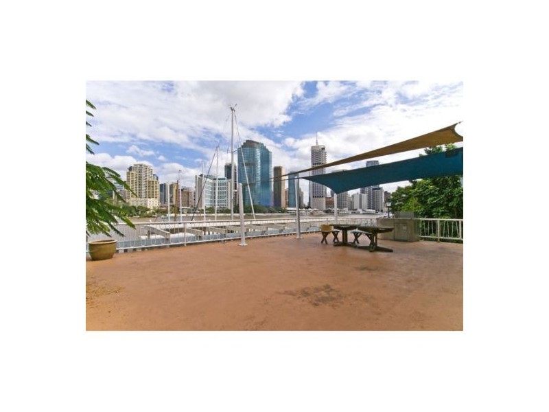 13/355 MAIN STREET, Kangaroo Point QLD 4169