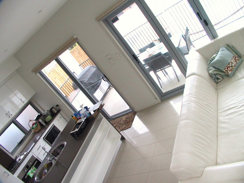 27b OVEREND STREET, East Brisbane QLD 4169