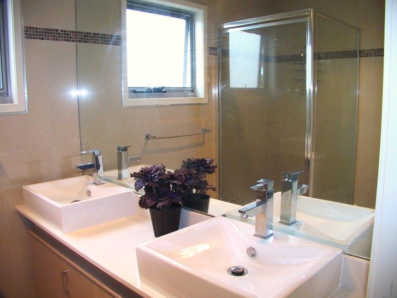 27b OVEREND STREET, East Brisbane QLD 4169