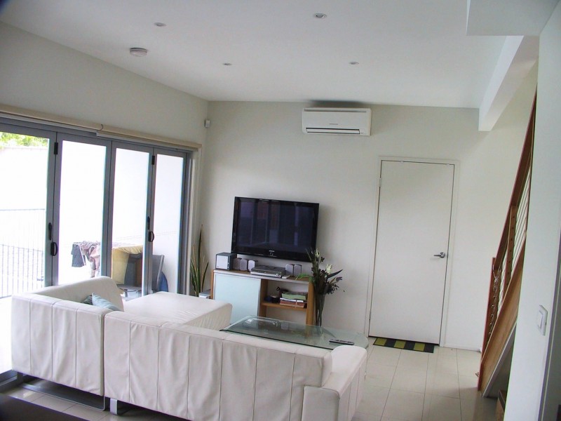 27b OVEREND STREET, East Brisbane QLD 4169