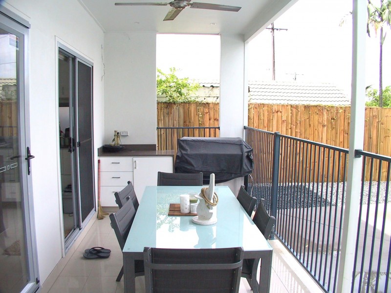 27b OVEREND STREET, East Brisbane QLD 4169