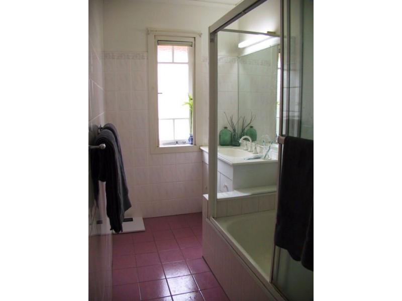 26 GEERA STREET, Coorparoo QLD 4151