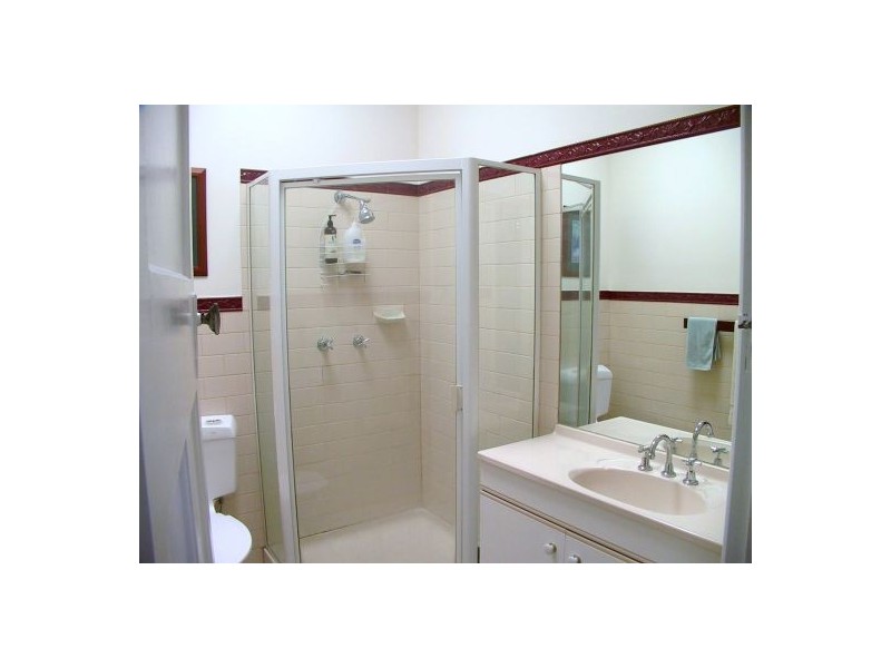 9 HOWARD STREET, Coorparoo QLD 4151