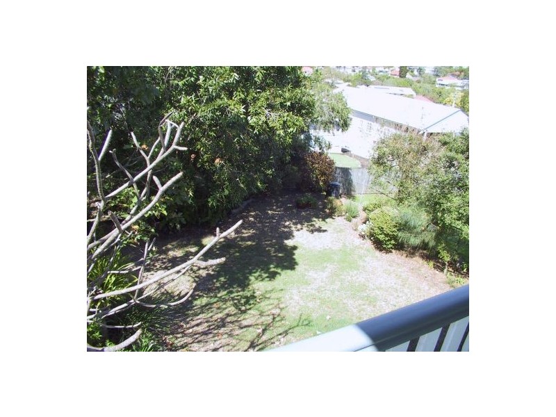 9 HOWARD STREET, Coorparoo QLD 4151