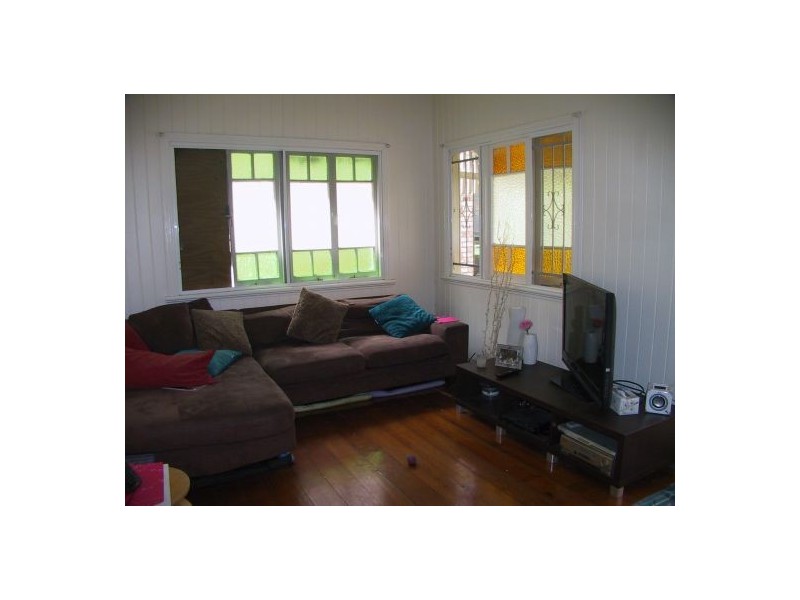 143 MacCrossan Avenue, Norman Park QLD 4170