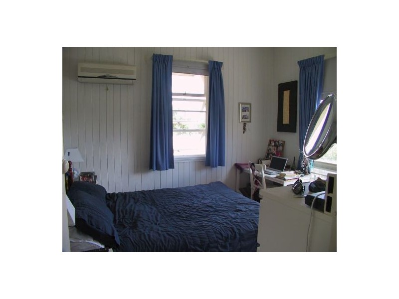 143 MacCrossan Avenue, Norman Park QLD 4170