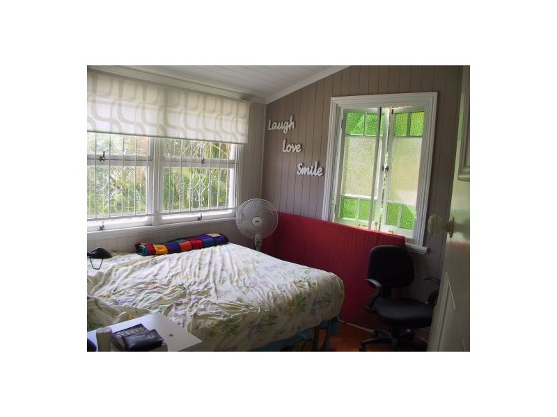 143 MacCrossan Avenue, Norman Park QLD 4170