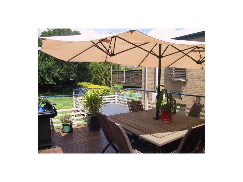 143 MacCrossan Avenue, Norman Park QLD 4170