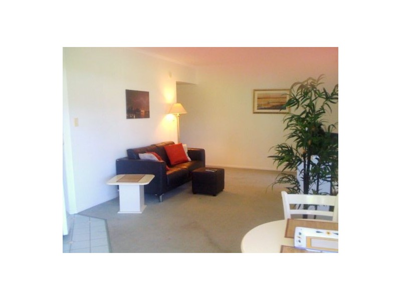 223/85 DEAKIN STREET, Kangaroo Point QLD 4169