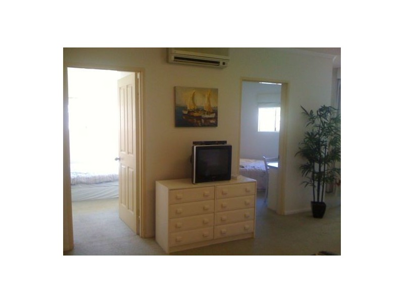 223/85 DEAKIN STREET, Kangaroo Point QLD 4169