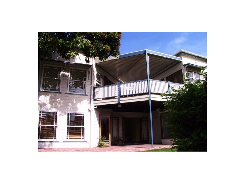 100 PHILIP STREET, Hawthorne QLD 4171