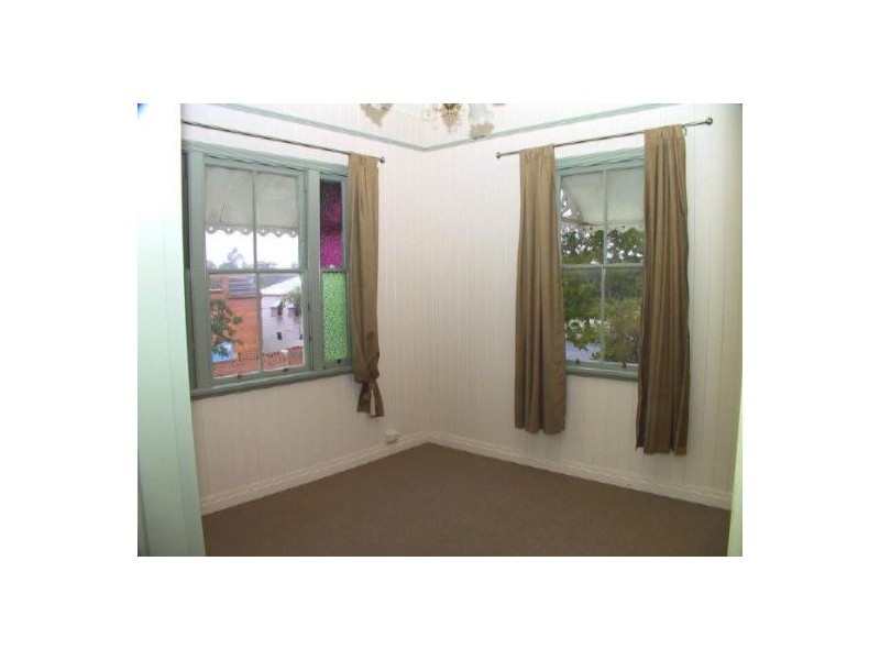 40 CLARENDON STREET, East Brisbane QLD 4169