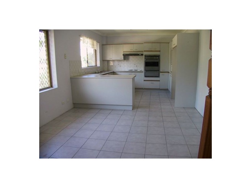 8/99 THORN STREET, Kangaroo Point QLD 4169