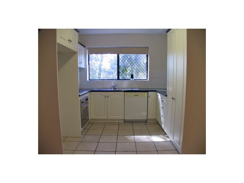 2/70 LATROBE STREET, East Brisbane QLD 4169