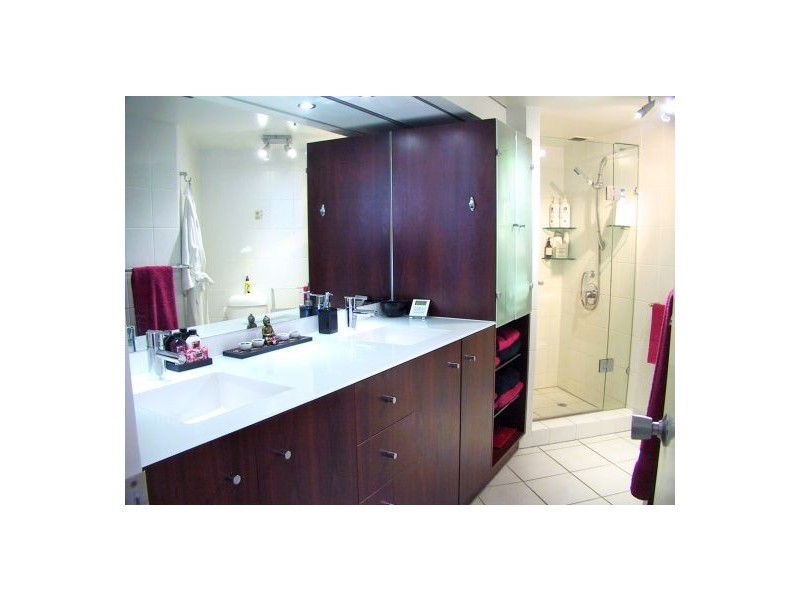 55 DARRAGH STREET, Kangaroo Point QLD 4169