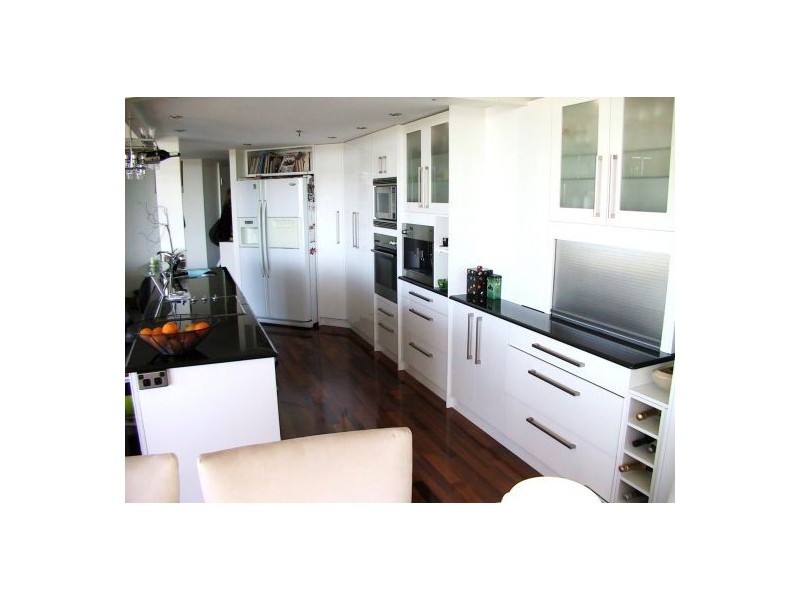 55 DARRAGH STREET, Kangaroo Point QLD 4169