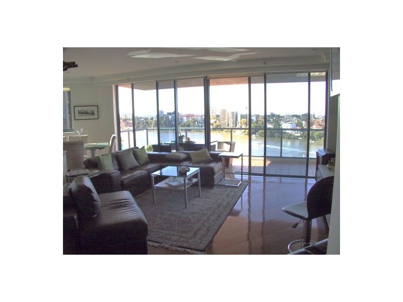 55 DARRAGH STREET, Kangaroo Point QLD 4169