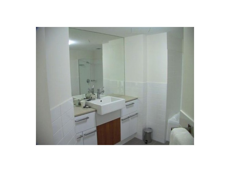 106/803 STANLEY STREET, Woolloongabba QLD 4102