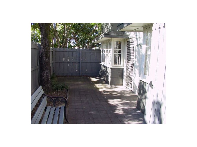 29 OVEREND STREET, East Brisbane QLD 4169