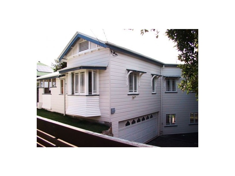 100 PHILIP STREET, Hawthorne QLD 4171