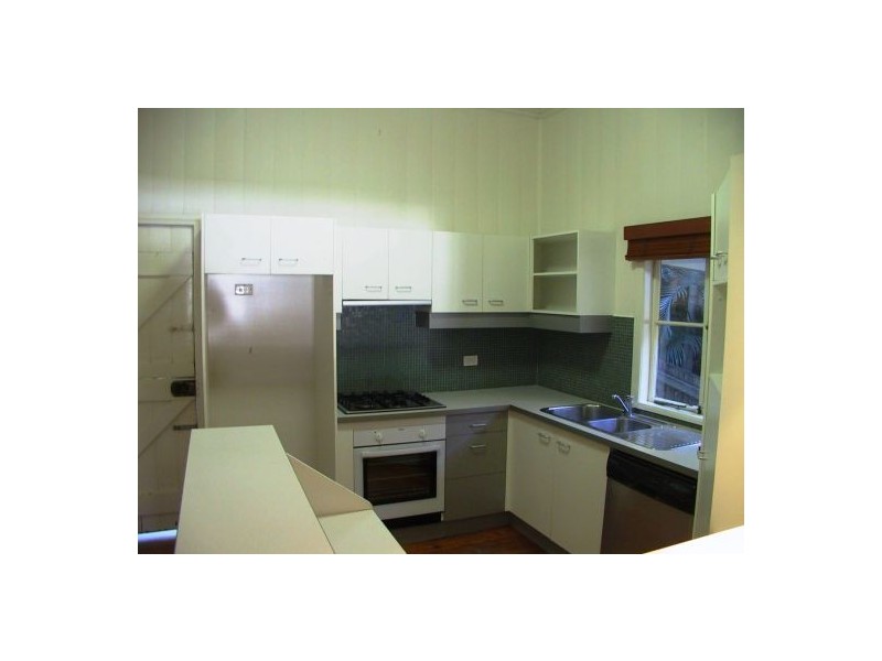 26 CLARENDON STREET, East Brisbane QLD 4169