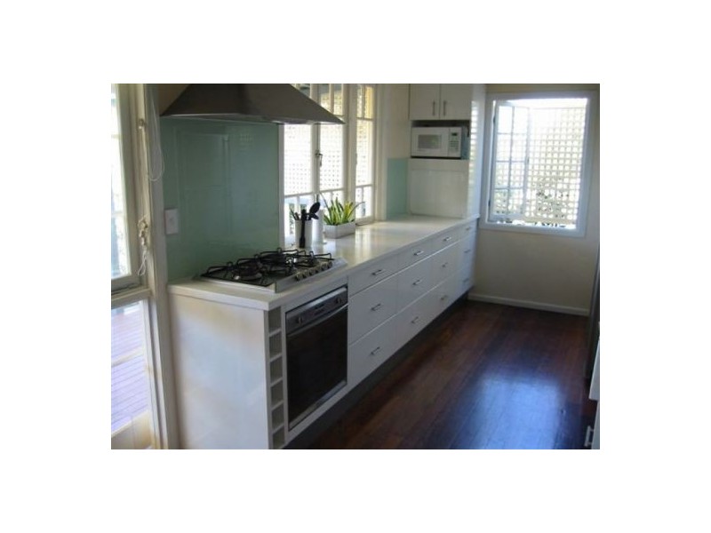 9 PHILIP STREET, Hawthorne QLD 4171