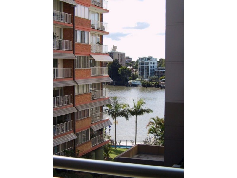 25/76 THORN STREET, Kangaroo Point QLD 4169