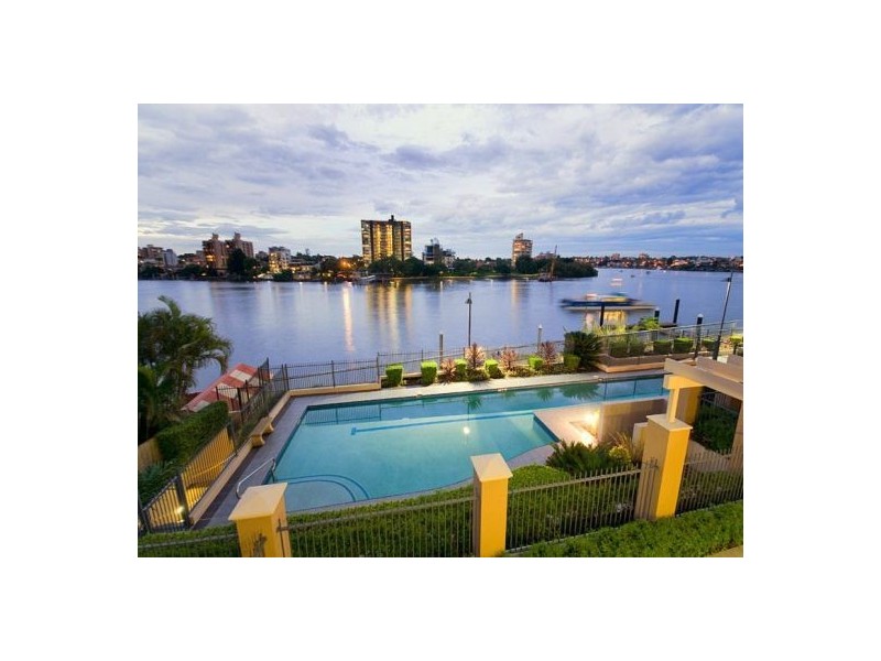 25/76 THORN STREET, Kangaroo Point QLD 4169
