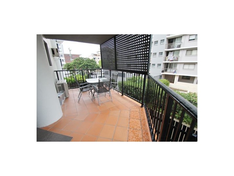 06A/75 THORN STREET, Kangaroo Point QLD 4169