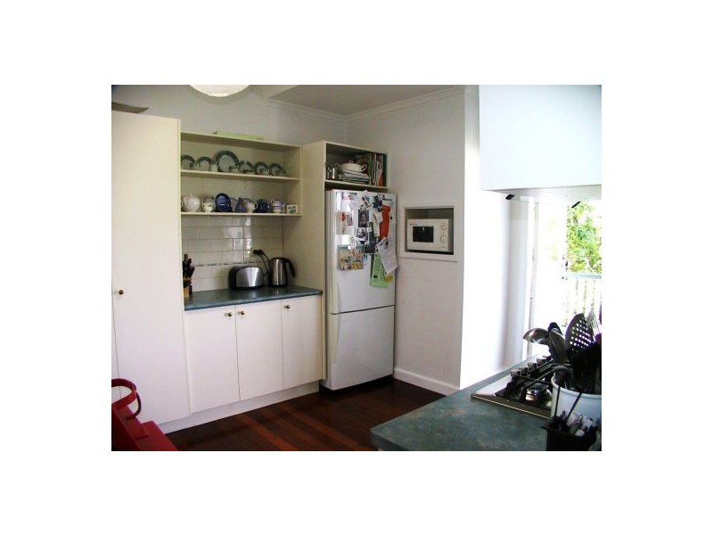 09 HOWARD STREET, Coorparoo QLD 4151