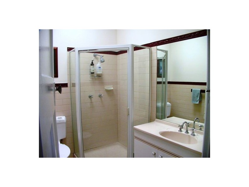 09 HOWARD STREET, Coorparoo QLD 4151