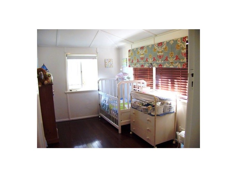 09 HOWARD STREET, Coorparoo QLD 4151