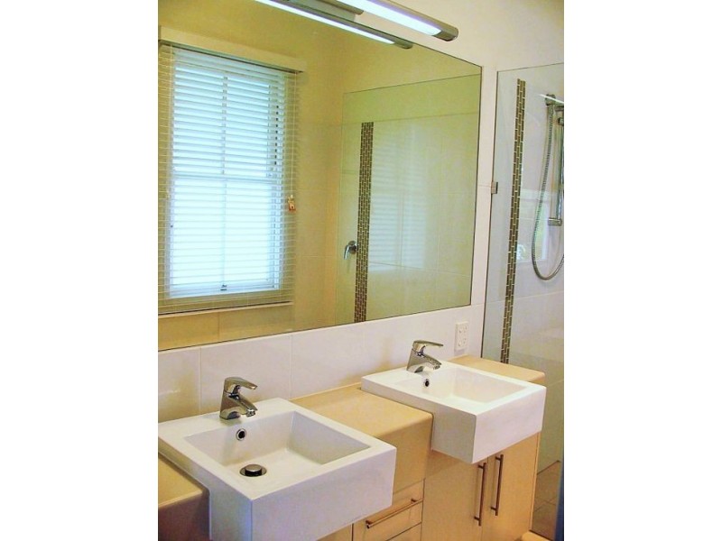 1/40. Mansfield Street, Coorparoo QLD 4151