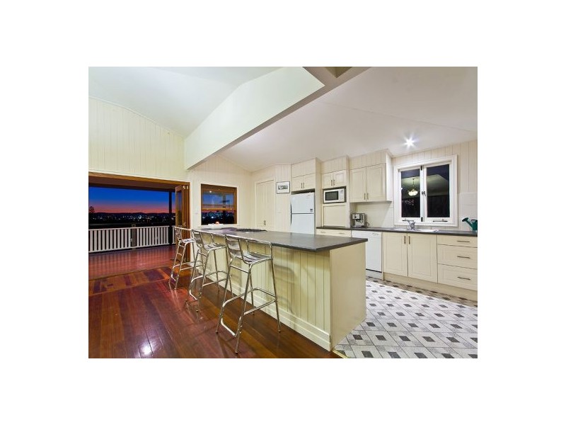 77 City View Rd, Camp Hill QLD 4152