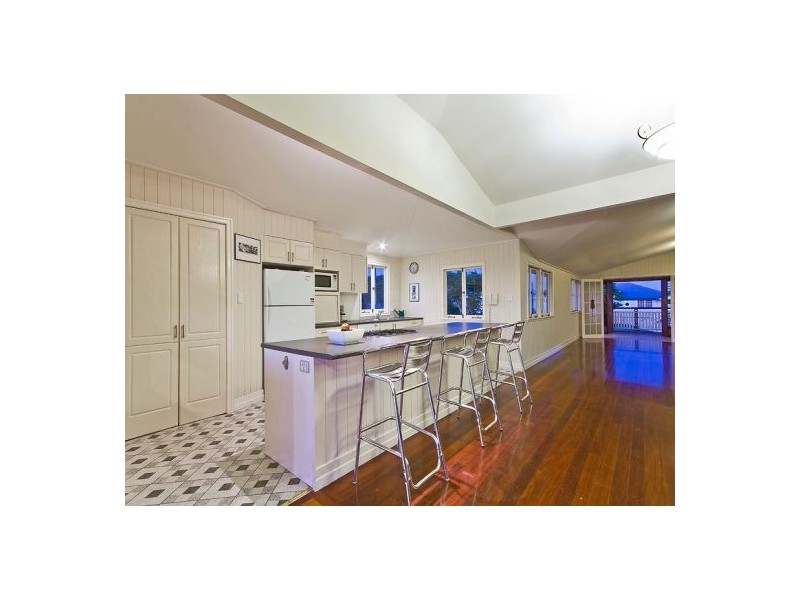 77 City View Rd, Camp Hill QLD 4152