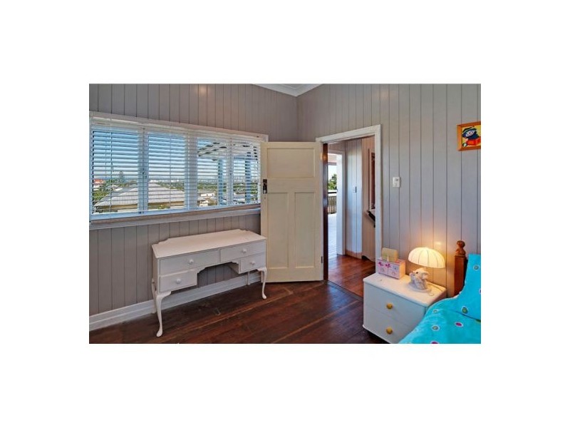 77 City View Rd, Camp Hill QLD 4152