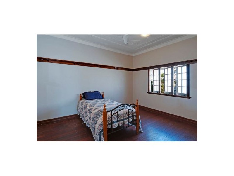 77 City View Rd, Camp Hill QLD 4152