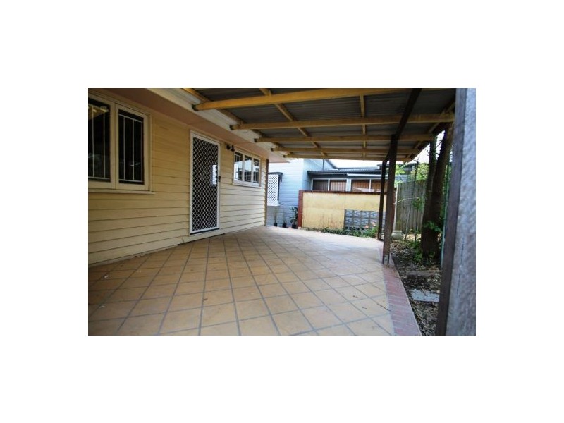 24 Norman Avenue, Norman Park QLD 4170