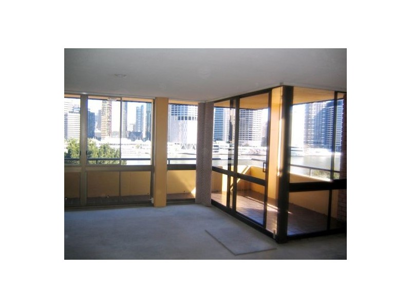 12/235 Main Street, Kangaroo Point QLD 4169
