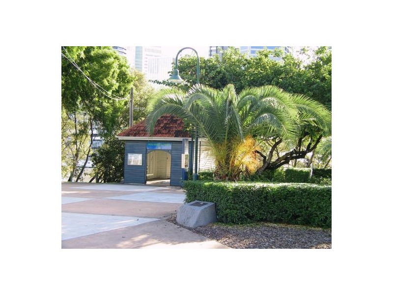 12/235 Main Street, Kangaroo Point QLD 4169