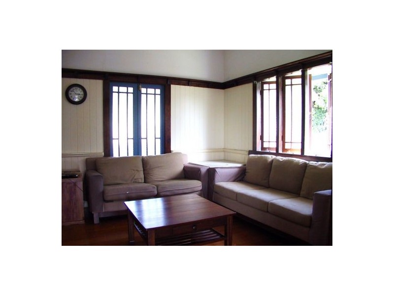 .100 Philips Street, Hawthorne QLD 4171