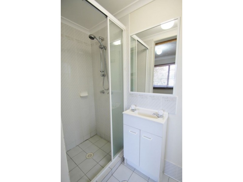 2/70 Jellico Street, Coorparoo QLD 4151