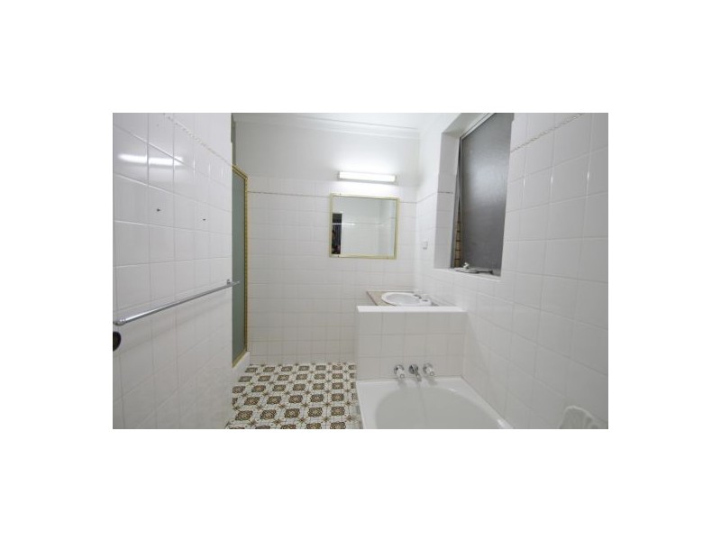 1.1 Lomond Tce, East Brisbane QLD 4169